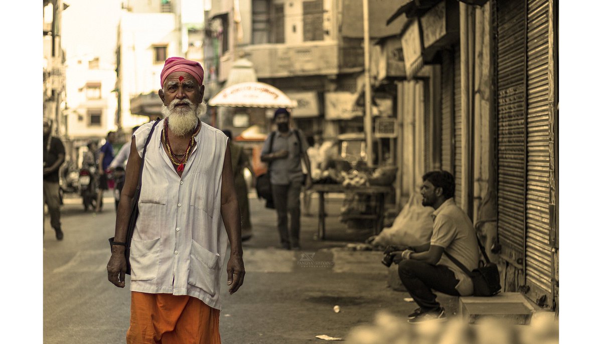 S. A. D. H. U. 
. 
.
#streetphotography
#streetstories #street #streetwalk #streetofindia #photo #photography
#NFTphotographers
#NFTartist #India #NFTs #streetphotography #ahmedabad