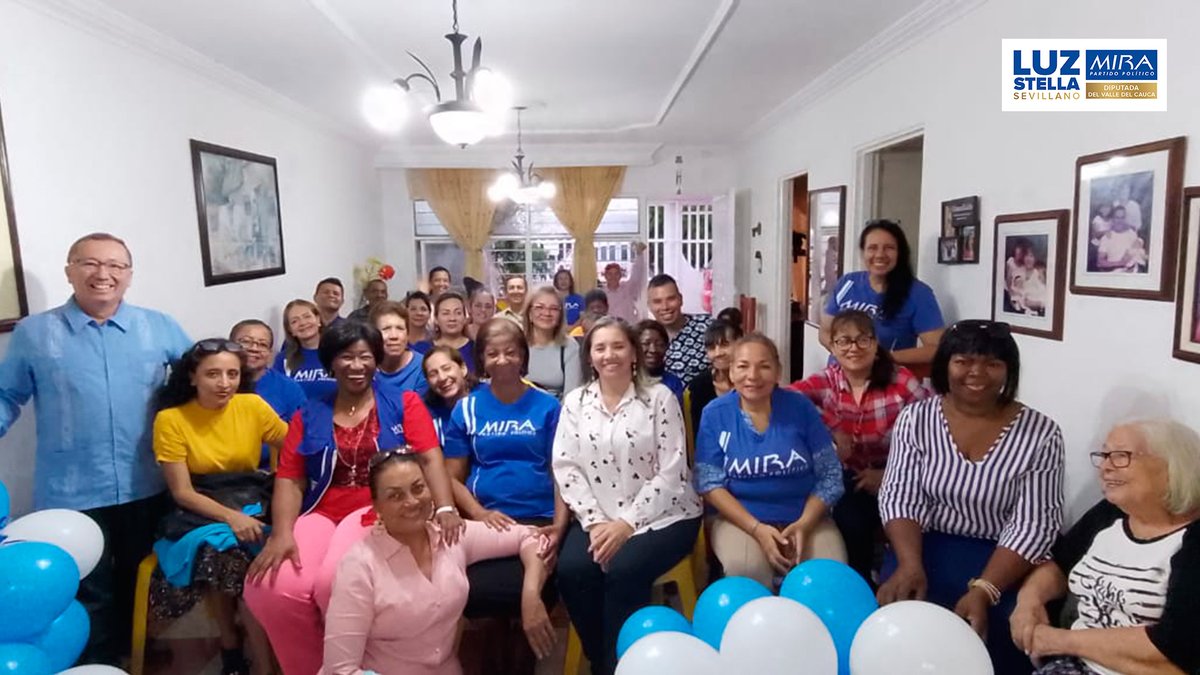 LuzSevillano's tweet photo. La comuna 10 de Cali es una de las zonas más importantes de nuestra ciudad, y nos llena de orgullo trabajar junto a sus líderes y lideresas. En esta reunión escuchamos sus necesidades, ideas y propuestas. Agradecemos su compromiso y trabajo por la comunidad @PartidoMIRA https://t.co/D0KTzxVM9j