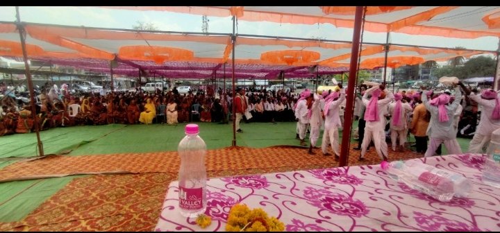 devilal966955's tweet photo. घुमक्कड़ अर्ध घुमक्कड़ जनजाति का छिंदवाड़ा में भव्य कार्यक्रम का आयोजन जिसमें बंजारा पाल गडरिया धनगर हटकर एवं अन्य जाति के लोगों ने भाग लिया बंजारा समाज के द्वारा सांस्कृतिक कार्यक्रम किया गया https://t.co/H5KBrlv72h