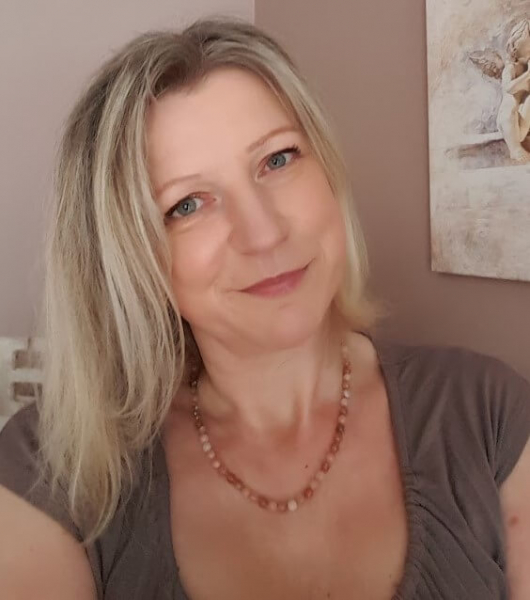Adivina_de's tweet photo. ***NEU bei Adivina***
Britta - Hellsichtiges Kartenlegen, Karmalegung, Engel Kontakte, Was fühlt Er/Sie wirklich? Klarheit für Deine Situation. Ehrlich &amp; Präzise auf den Punkt!
https://t.co/6ZVPDDok1z https://t.co/V1u8AzOBjs