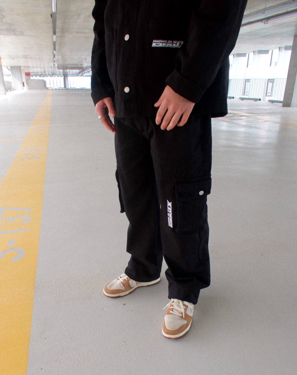 egauxclothing_'s tweet photo. Cargo and jacket ⏳ https://t.co/KPRo09bAgd