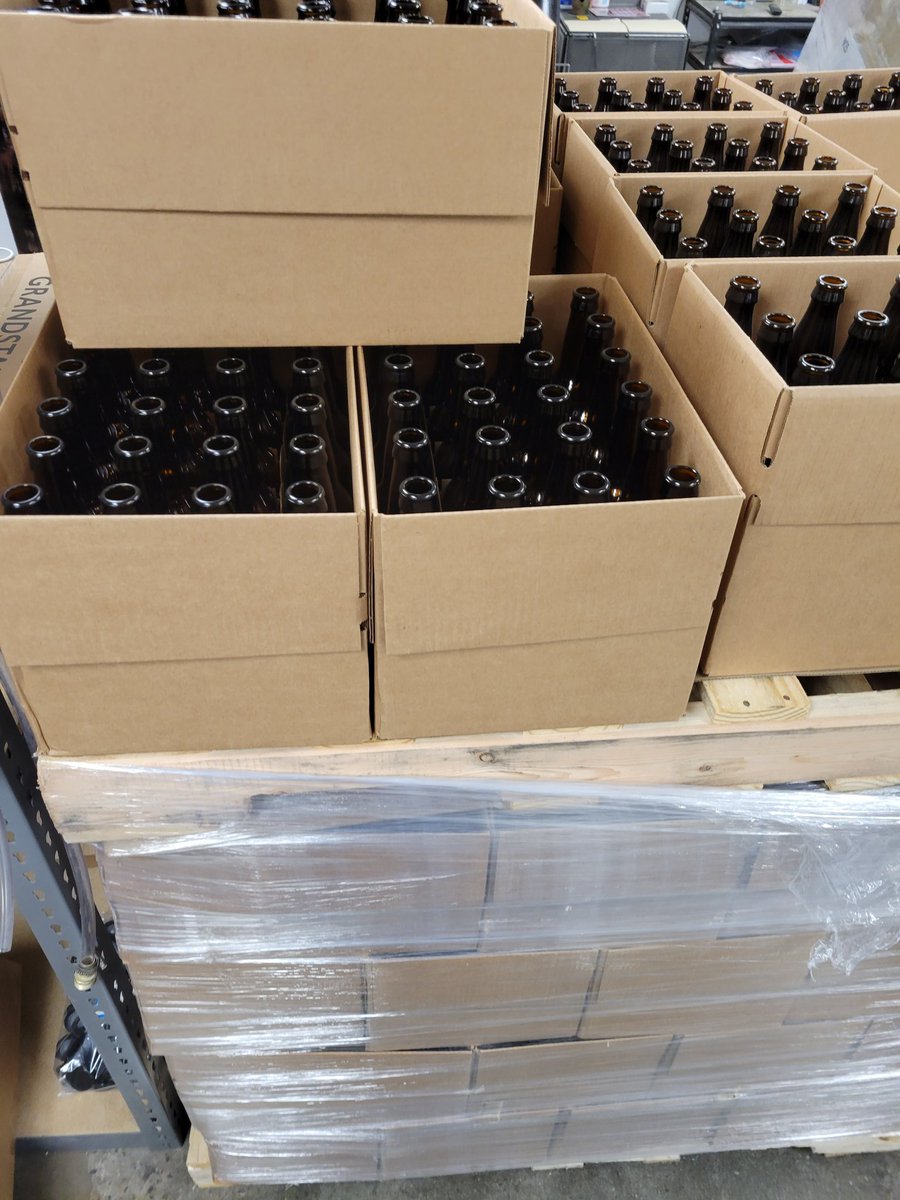 We got a bunch of bottles in stock and it's the last week to enter your beer into Lagerpalooza! Come down and get those entries in! 

#saltcity #saltcitybrew #beerstore #beertogo #canstogo #bottleshop #saltcitybrewsupply #homebrewing #homebrewer #homebrew #homebrewery