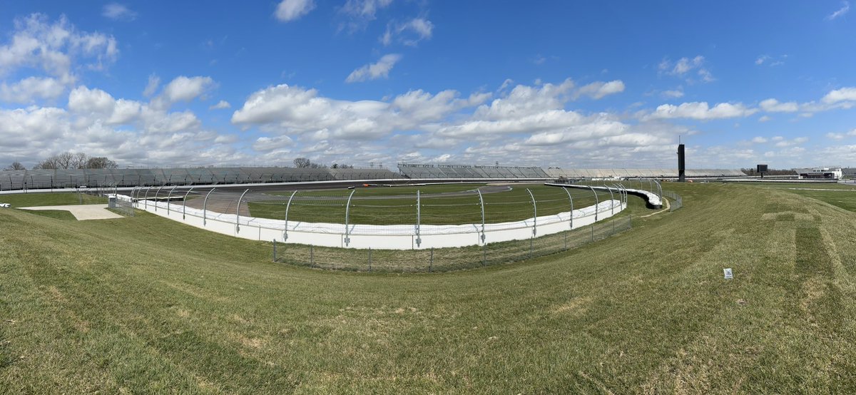 jdouglas4's tweet photo. The expanded spectator mound will be great for road course watching and oval T4 watching @IMS &amp; the new video board on the back of T4 big board will be great for chicane area spectator mound fans! Just a GA ticket for these areas &amp; 15 &amp; under free! https://t.co/2zhAJStj0h