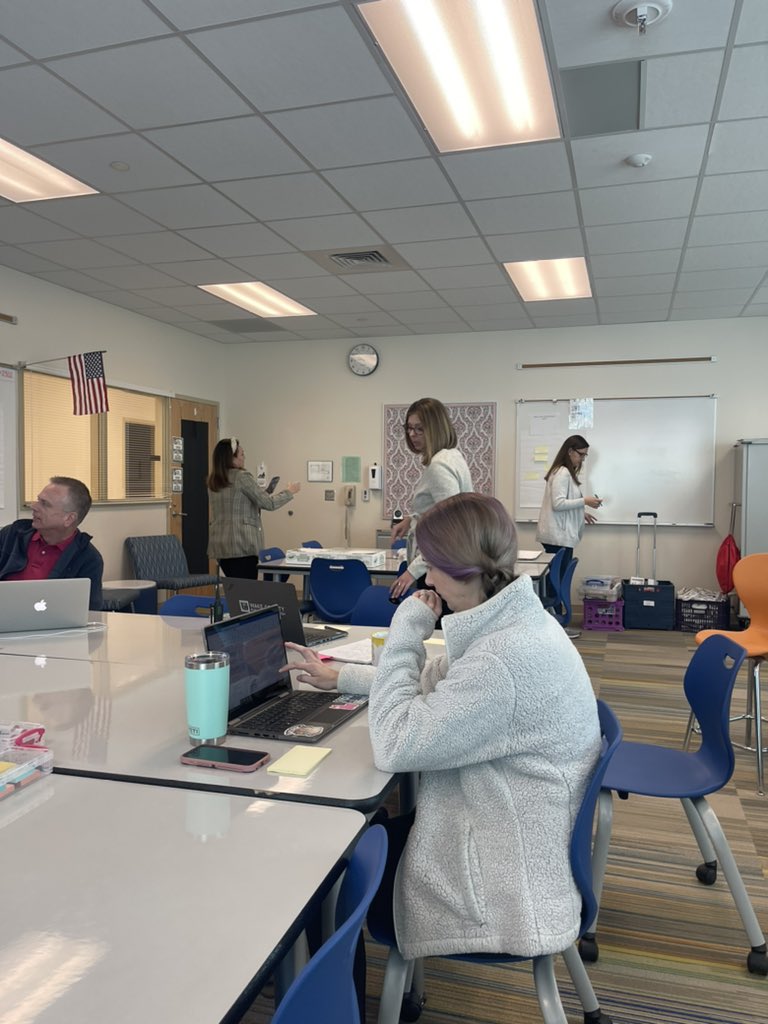 AlstonRidgeMS's tweet image. Thank you Ms. McNeill & Mr. Gurganus for visiting today & for all your support! #SpringLearning @NorthwestWCPSS ❤️💙⚔️💛💚