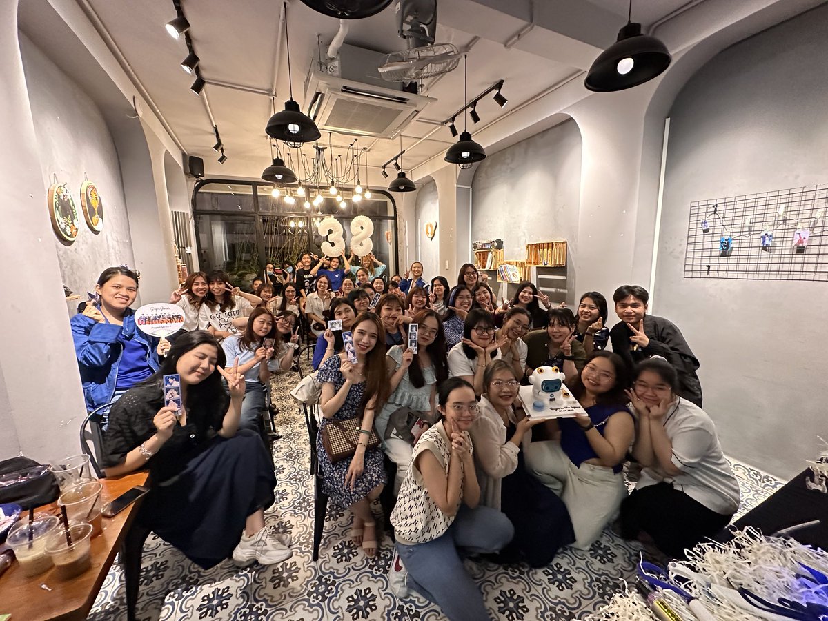 Ranni_Yukihiro's tweet image. On April 2, V-ELF in Ho Chi Minh City 🇻🇳 held this party to celebrate your birthday, Eunhyuk 🎉🎂
You are a precious boy to us 💙 
We love you 💙 Wishing you a very  happy birthday, happy every day🫶
#EUNHYUKBIRTHDAY #tigerinthespace 
#velf 
@AllRiseSilver