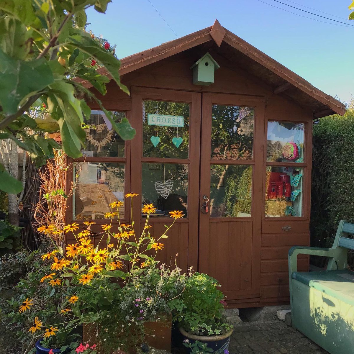 letterappsoc's tweet photo. @MazAuthor The person to ask is @unclewilco. I love my little #LetterWritingShed even though I do end up smelling of Eau de Fusty Old Shed. Definitely ways round that though depending on your budget Iโm sure. Canโt wait to see the outcome! ๐๐ https://t.co/MbDZnMKgE2