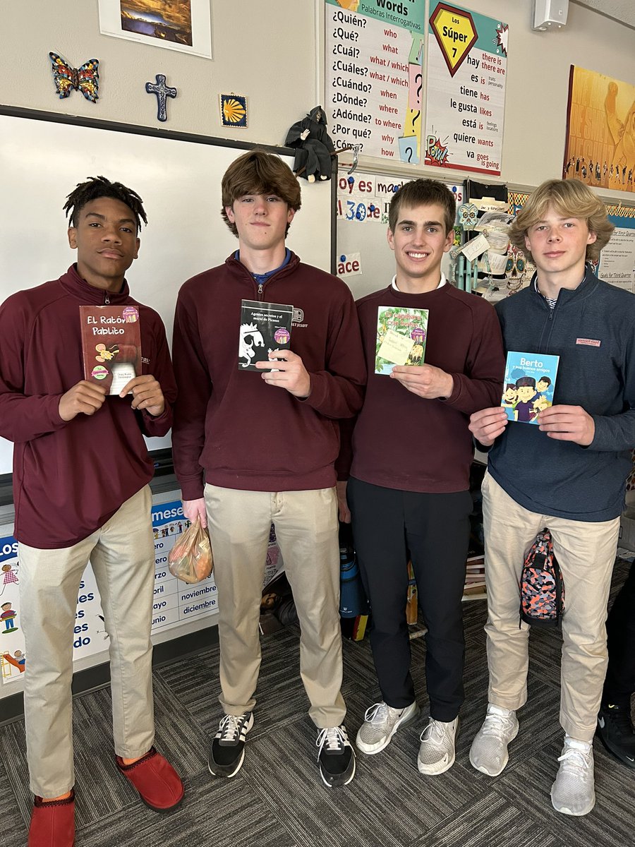 sra_grimm's tweet image. Cuatro alumnos en Periodo 6 finished their Spanish novels today! 

#leerespoder
#aprendoleyendo @DeSmetJesuitHS