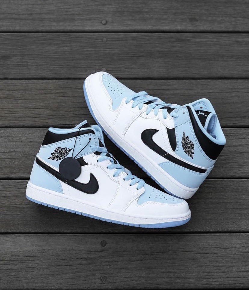 HypeXstore_'s tweet photo. Jordan 1 mid 💙 https://t.co/ZwiVamy9pZ