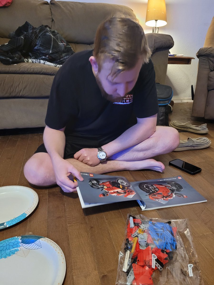 georgilew's tweet photo. This guy...this guy is helping me heal from past trauma, has the patience of a monk, makes me feel like a woman, laughs with me, does fun silly things with me, spends so much time with me, &amp; cares about my son. He makes me feel true love. I love him so much #love https://t.co/8IPMFXIxIh
