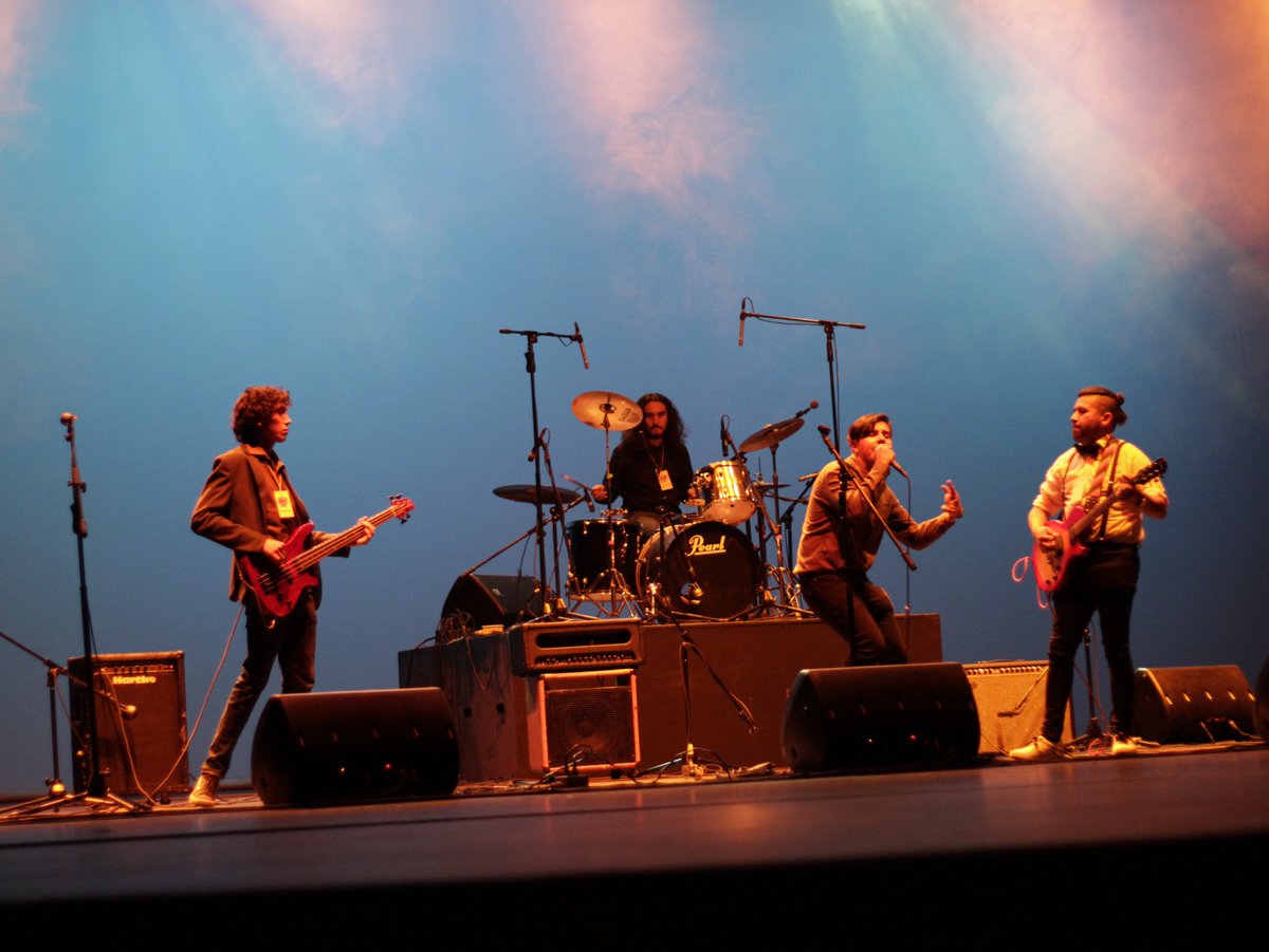 LegionLVP's tweet photo. Les compartimos un poco de lo que se vivió el sábado en la sala de conciertos Elisa Carrillo, del Centro Cultural Mexiquense Bicentenario. Gracias al público lindo de #texcoco la pasamos increíble. 
#envivo #musica #fyp #parati #rock https://t.co/wxOqRTlHBi