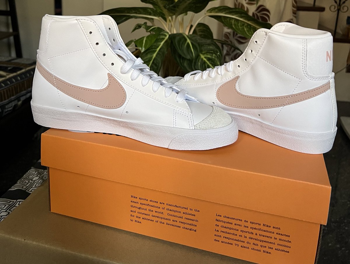 ot7inspired's tweet photo. ONHAND | SALE

wts lfb ~ ph

Nike Women’s Blazer Mid ‘77 shoes - 4000 only

White/Peach/Summit White/Pink Oxford
US women’s size: 8.5 / men’s size: 7

•legit / authentic / brand new
•rfs: wrong size (pang workout ko sana)
•box: 10/10
•DM for more photos

DM if interested. ✨ https://t.co/YvBKTSsixT