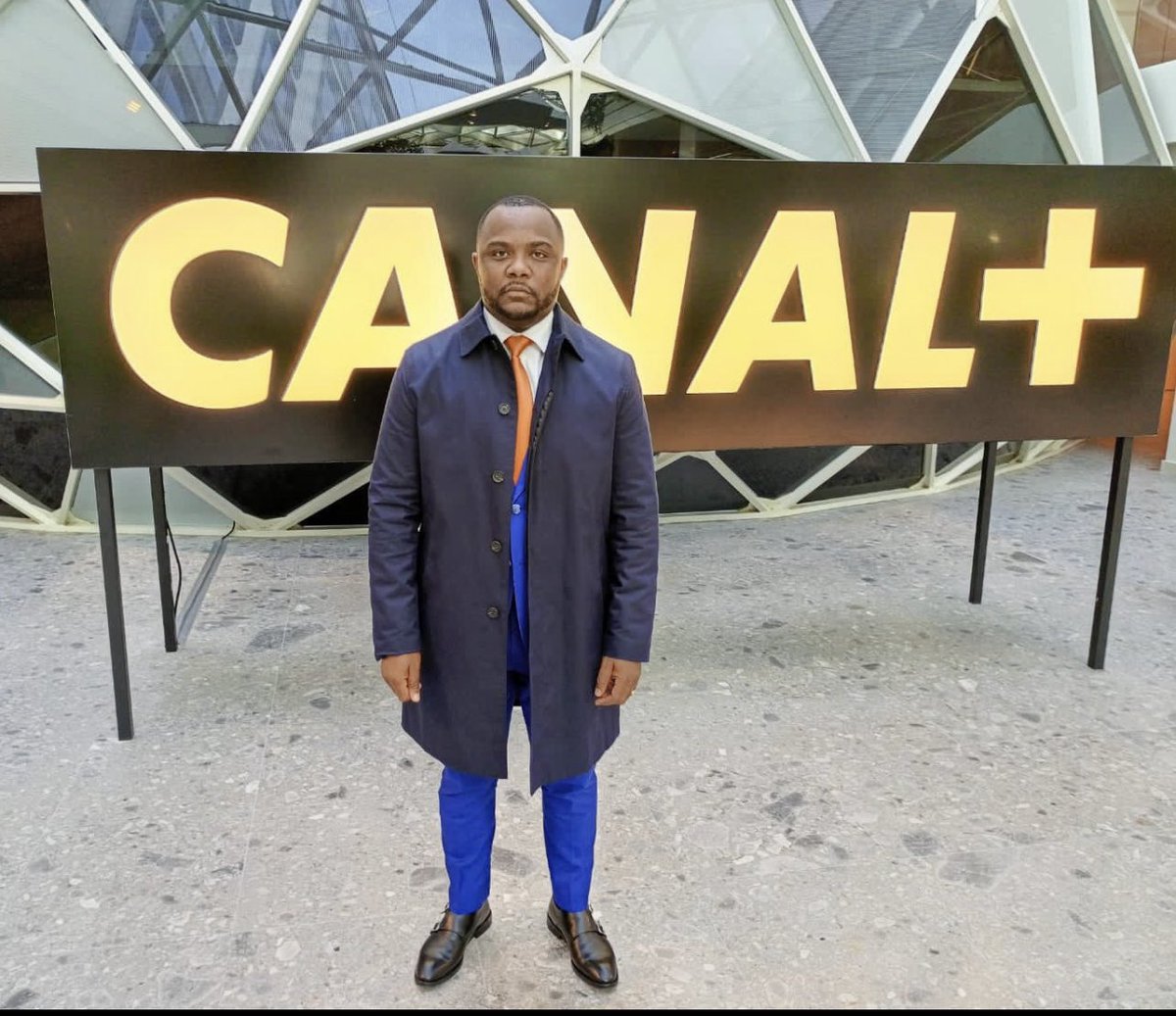 Le passage à tabac de <a href="/CBosembe/">Christian Bosembe</a> est juste abject. Une fois de plus cette diaspora congolaise poussée par son intolérance légendaire et Gonflée par sa mégalomanie illusoire d'être l'unique détenteur de la vérité se distingue dans la bêtise. Très déçu !!
<a href="/AmosDhedi/">Amos Dhedi</a> 
@VandyKhen