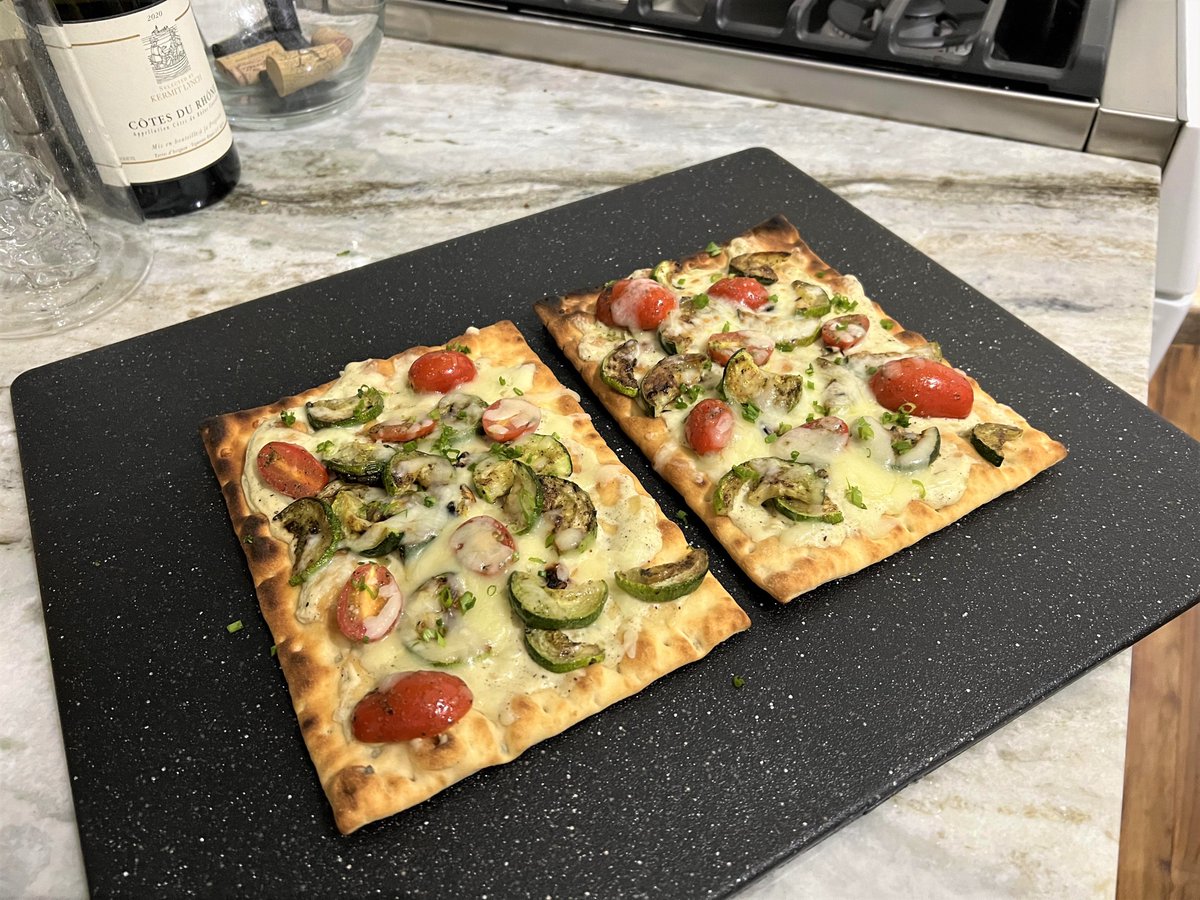 Cahlaflour's tweet image. I'm partnering up with @HelloFresh!!! (I make their meals ALL the time). I'll be browsing the website and ordering food. Playing games after!  #HelloFreshPics #ad

Use code POGHF104835 for 60% off plus free shipping at strms.net/hellofresh_cah… 

Live now: twitch.tv/cahlaflour