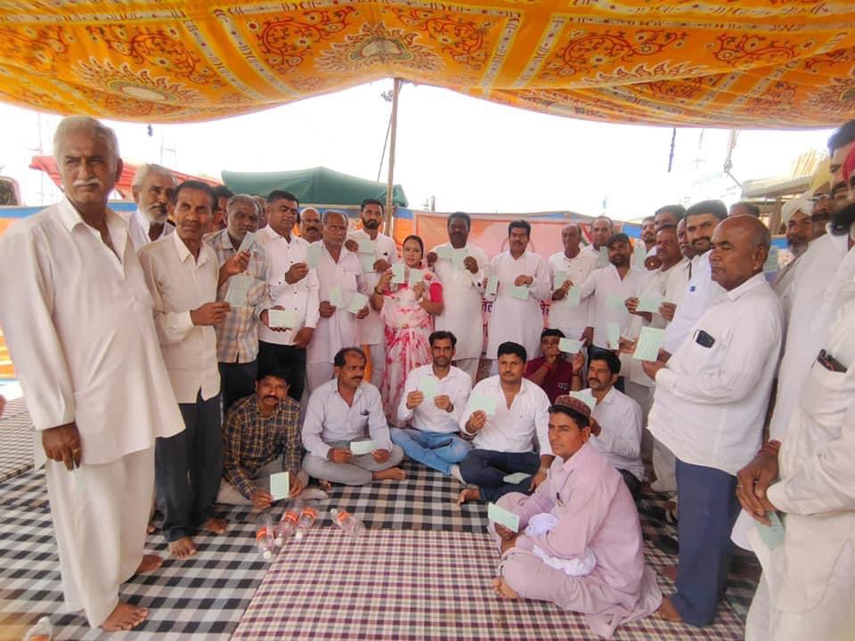 MeghwalAnjana's tweet photo. #रामगड [ब्लॉक कोंग्रेस कमिटी]
जैसलमेर कोंग्रेस द्वारा जय भारत सत्याग्रह का आग़ाज़
प्रधानमंत्री जी को लिखे पोस्टकार्ड ll https://t.co/f38Aopm8qp