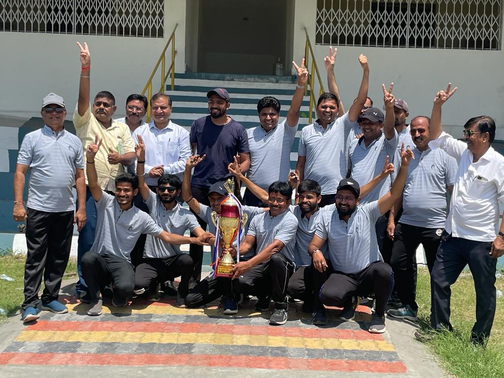 Captbladva's tweet photo. 03.03.2023
#maritime
Today Team GMB Magdalla group of ports won GMB Inter~port Tennis ball cricket Tournament beating Team GMB Bhavnagar Port..... Hip hip Hurray...✌️✌️✌️
@Ports_GMB https://t.co/suCNzmsqFg