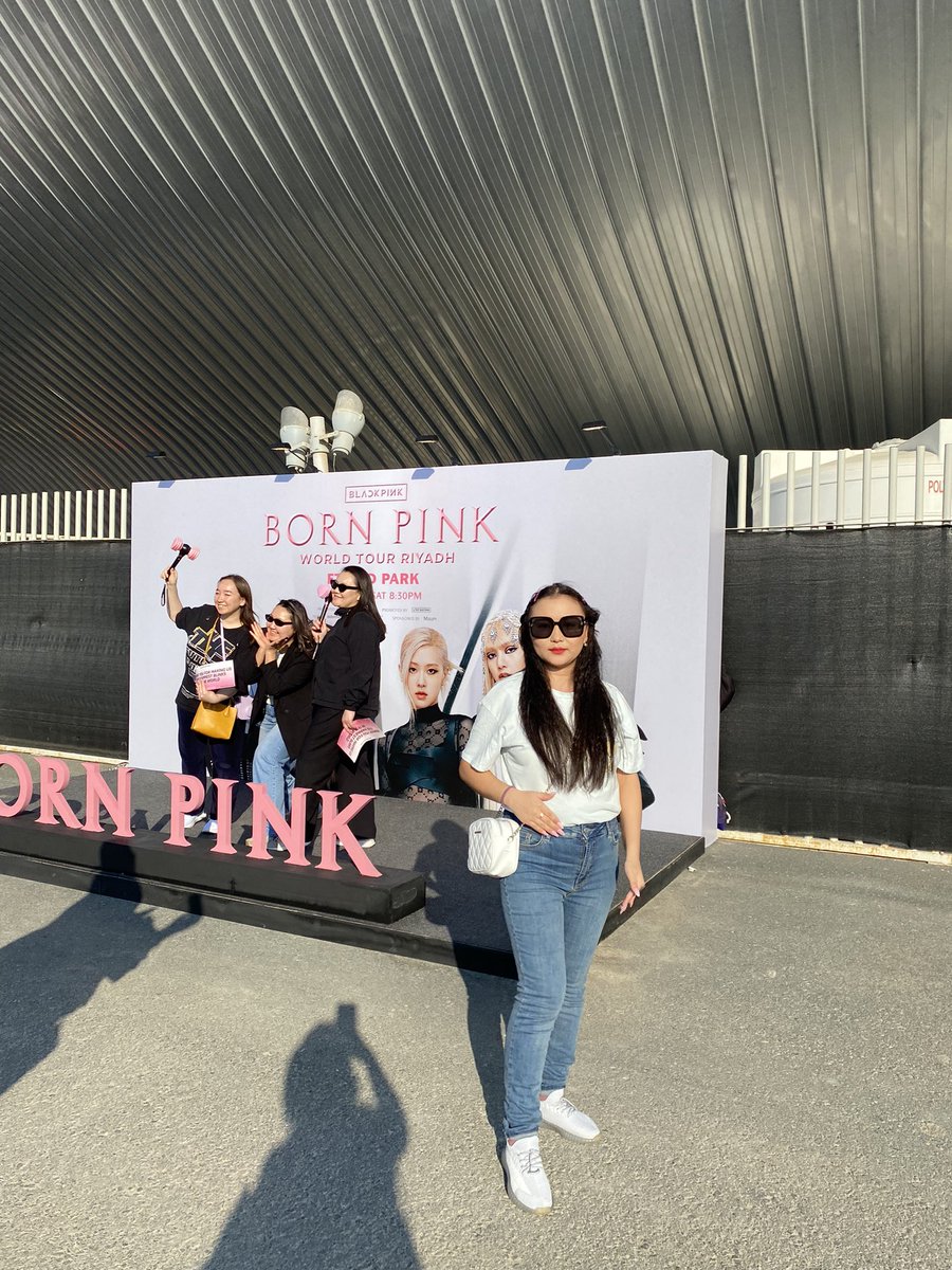 Yes_Farida's tweet photo. BLACKPINK CONCERTS IN ABU -DHABI 28.01.2023 ✈️ https://t.co/ShBFbVCORu