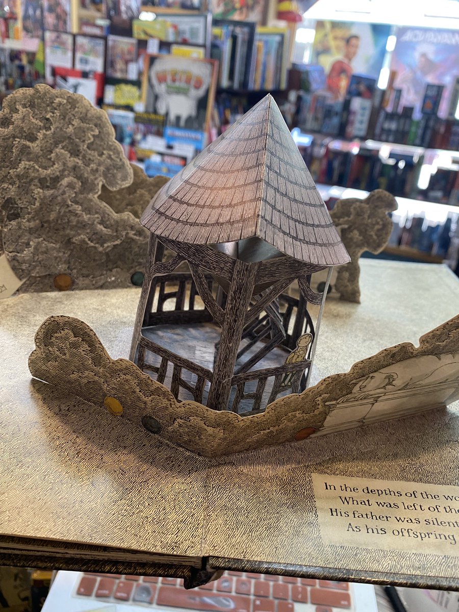 strangeadventrz's tweet photo. a #previouslyviewed copy of The Dwindling Party - an Edward Gorey pop-up book!
$40
#edwardgorey https://t.co/7EXb8o9tv4