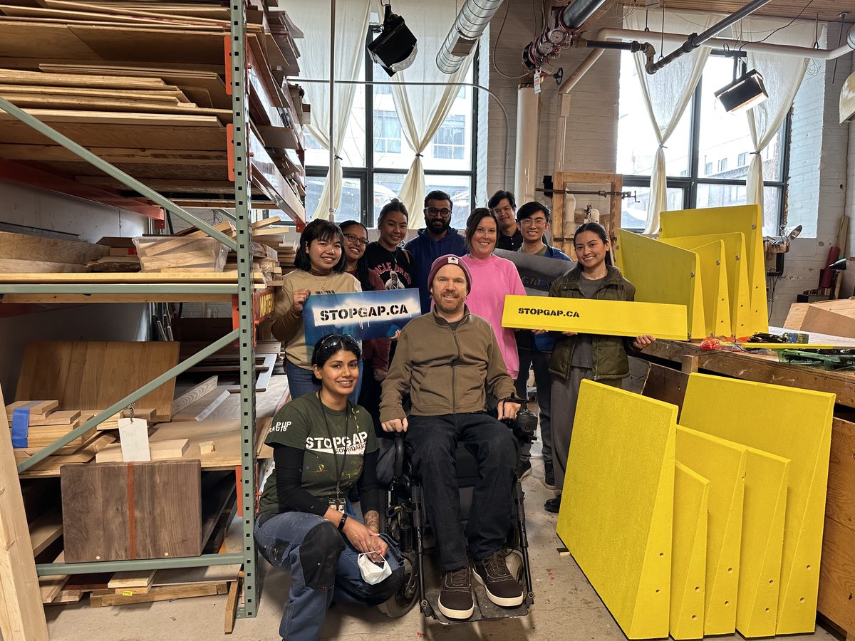 .@TheDanielsCorp has been a longtime supporter of our work, so we were thrilled to host their amazing team for a Paint Day last week! Thanks so much for joining us - we hope you had as much fun as we did. 💛 #CorporateTeamBuilding #PaintDay #TeamBuilding #Community