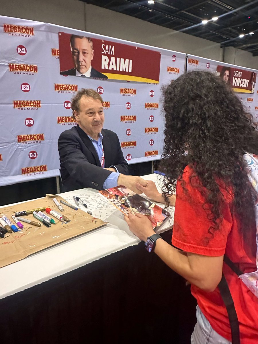 On Saturday I got to meet the man who impacted my life at an early age with the iconic #Spiderman trilogy. I cried and was embarrassed, as he held my hand. The most gentle person. Thank you Sam for giving me these films. I relive wonderful memories 🤍 #SamRaimi 🕷️🕸️
#Megacon2023