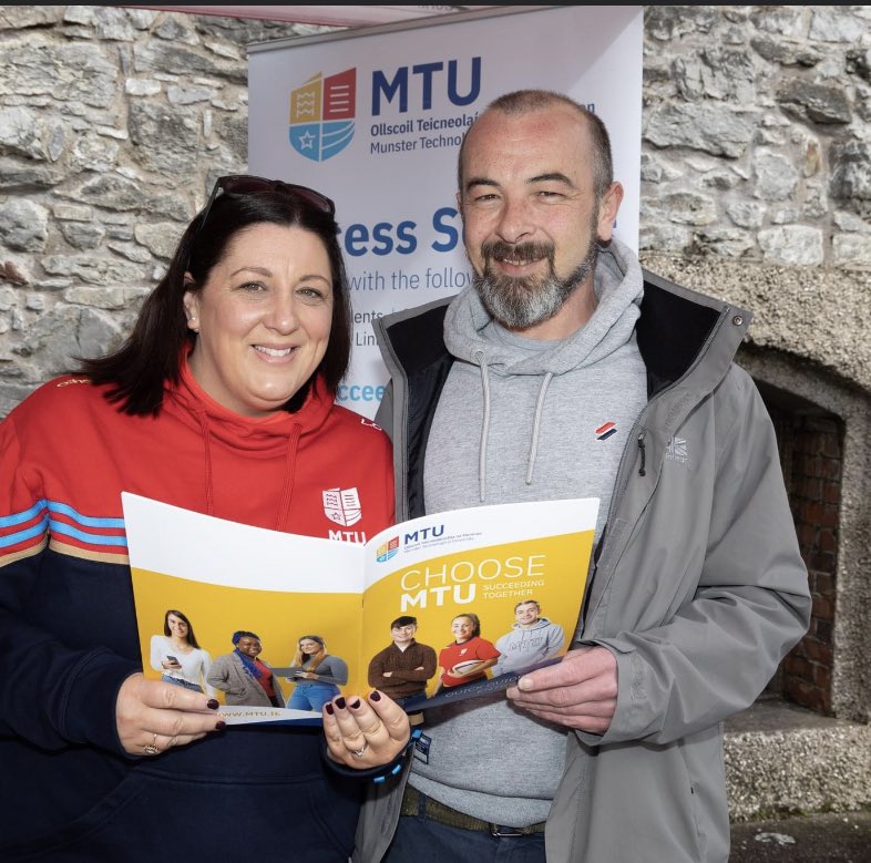 South Parish Learning Neighbourhood Expo in @ElizabethFort_ as part of @learning_fest 2023! A great celebration of learning in Cork! #corkloveslearning @MTUCork_Access @corklearning