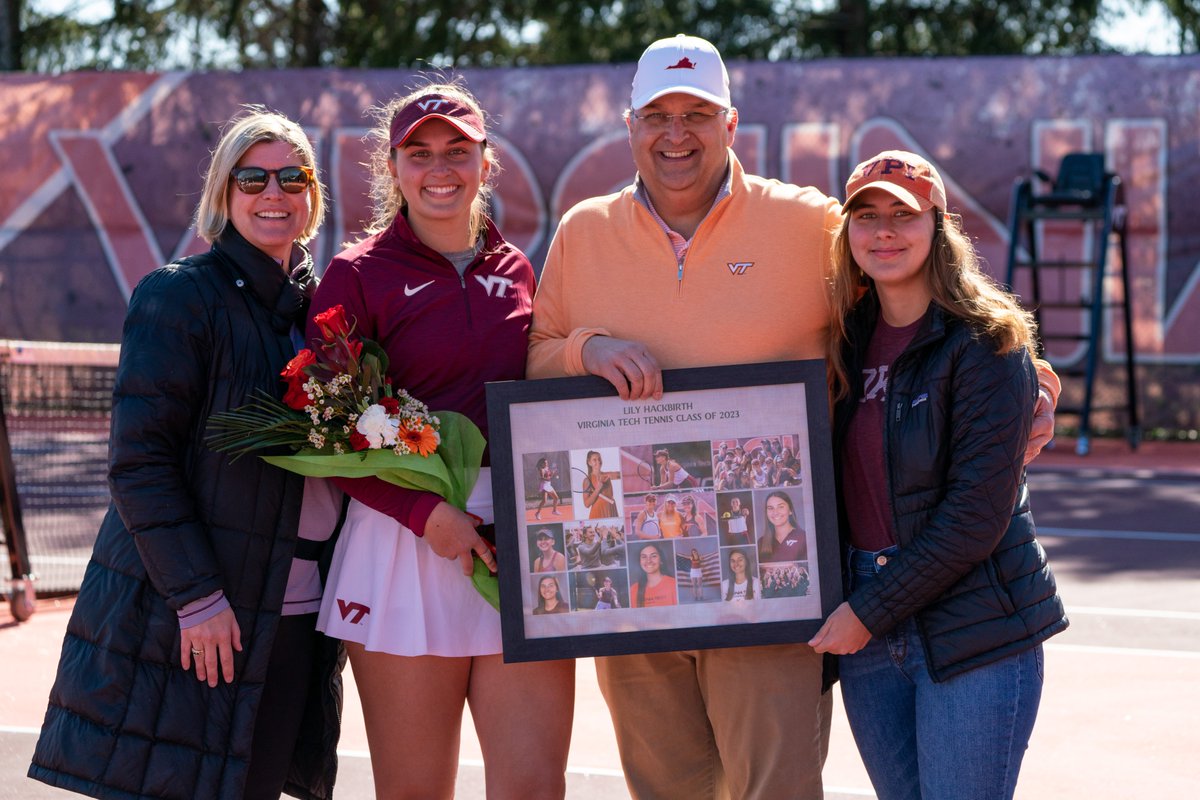 HokiesWTennis's tweet photo. 𝐹𝒶𝓂𝒾𝓁𝓎 🫶

#Hokies 🦃 https://t.co/NkfOFSgmGP
