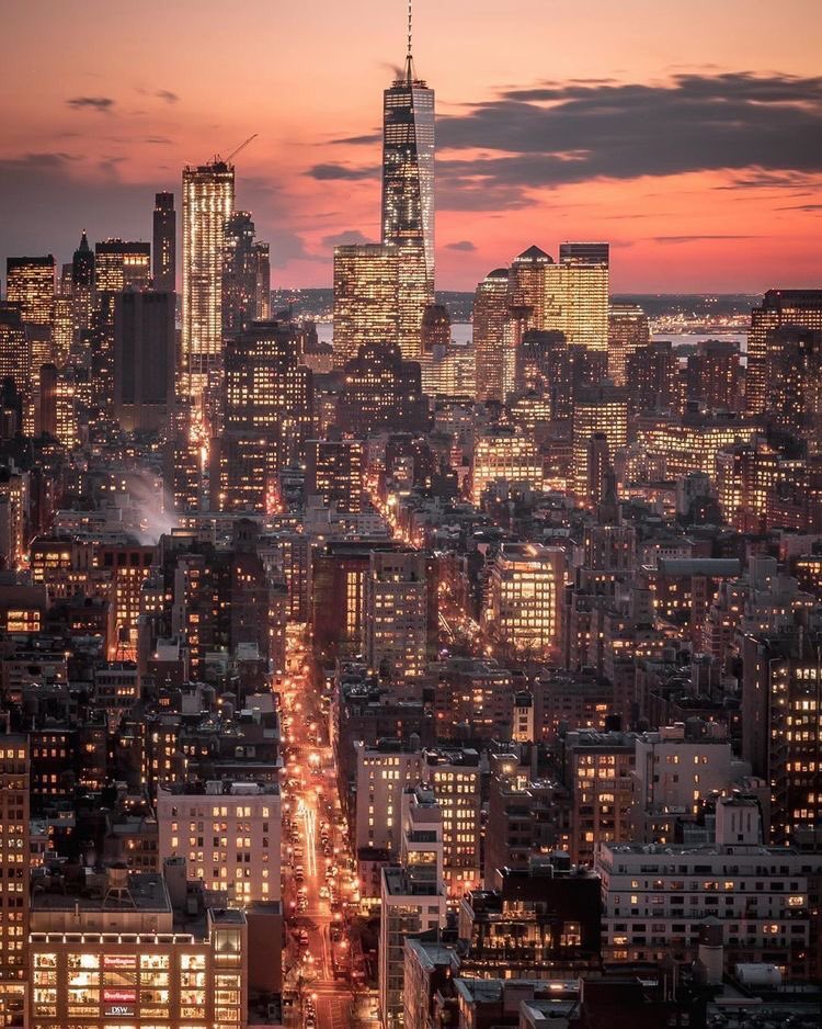 addictviews's tweet photo. New York by night 🌙 https://t.co/1S3GzFr7rq