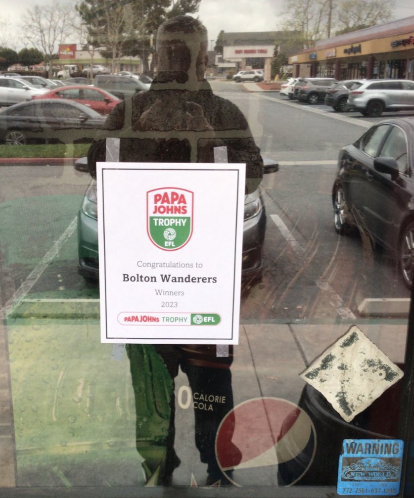 Paul_D_BWFC's tweet photo. My friend in Santa Ana, California just sent me this โ thereโs a @PapaJohns next door to his office. Bolton are massive, everywhere we go! #bwfc #PapaJohnsTrophyFinal https://t.co/OaskukxFSA