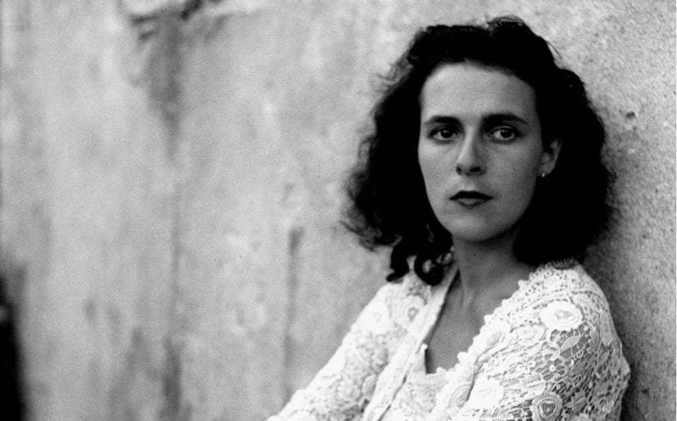 "Uno debe tener cuidado con lo que se lleva cuando se va para siempre".
Leonora Carrington