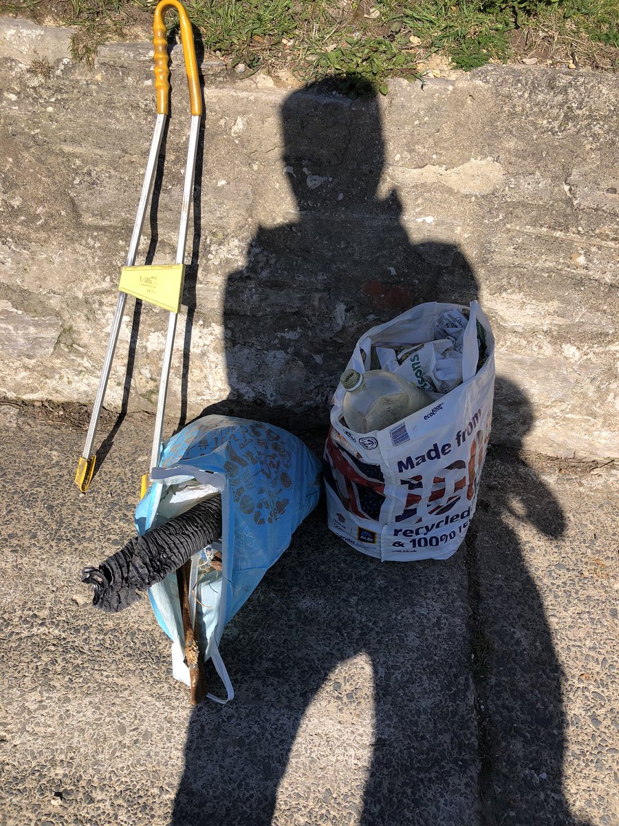 Dave_Dixon1's tweet photo. Cold but bright at #marsdenbay @nationaltrust tides out so walked the full #beach took 4.44kg away #litter #PlasticPollution #monofilament & a bit of #ghostgear more kittiwakes appearing daily & its 1/2 term the #beach is busier which is good #lovewheteyoulive @KeepBritainTidy https://t.co/uZbaadMD5P