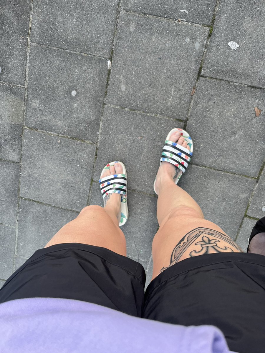 kimskinskipster's tweet image. Training 1/4 zit erop. Was weer lekker. Nu hop hop naar huis. #kickboksen #trainen #iworkout