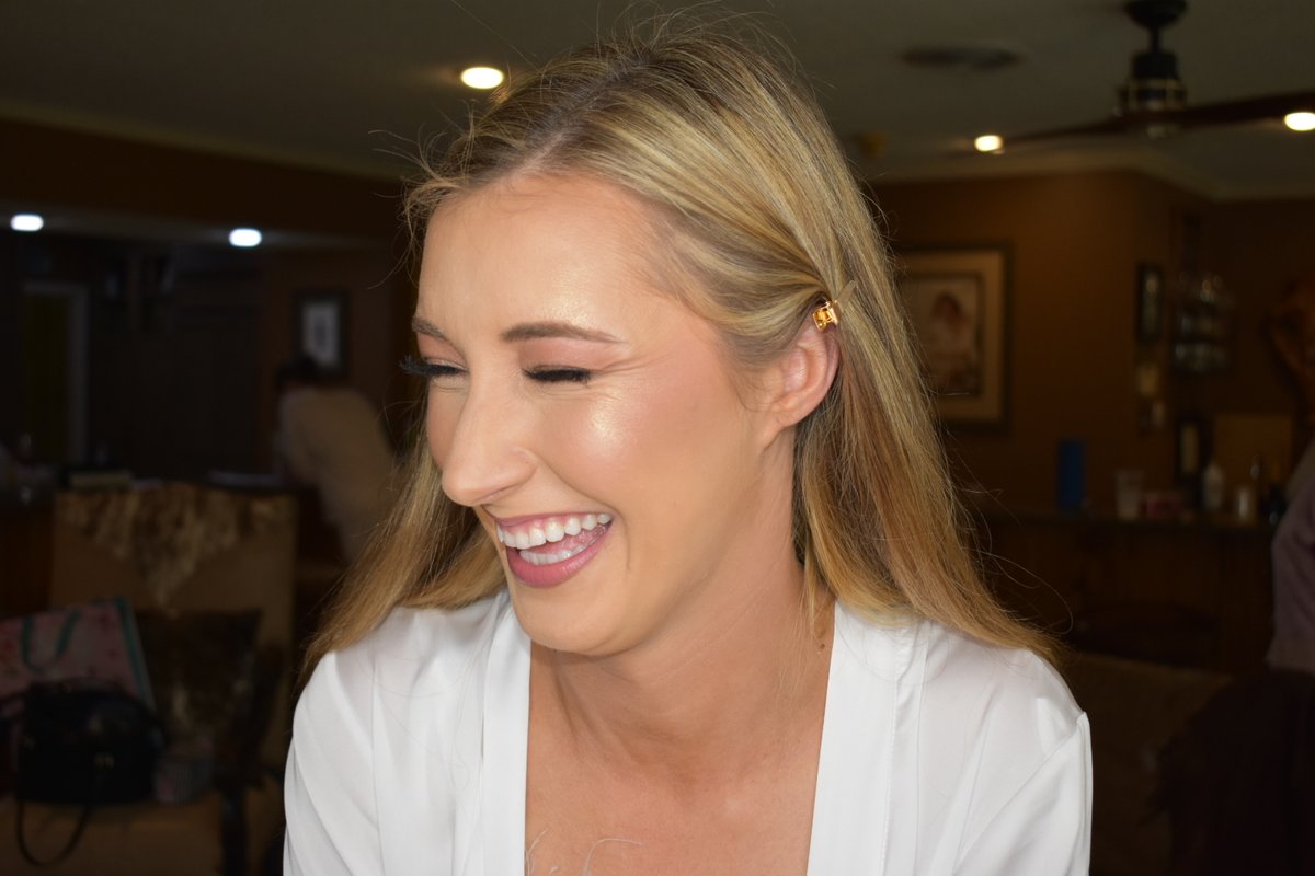 lgaljour's tweet photo. Happy for this beautiful bride! 💕
@glamtogeaux
#nola #nolamua #neworleans #neworleansmakeupartist #makeupartist #makeup #weddingmakeup #wedding #bridalmakeup #weddingday #naturalglam https://t.co/kfRmVIeeFm