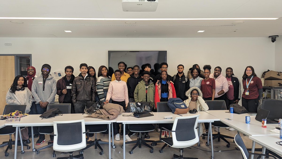 MacEngEcoCAR's tweet photo. A few weeks ago, #McMasterEcoCAR had the opportunity to speak at an event hosted by Venture Academy and Rise In STEM, where we got to talk with Black middle and high school students about the variety of automotive careers, the EcoCAR Challenge, and our goals! #EVChallenge #maceng https://t.co/herbjorVzx