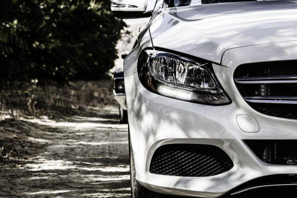 handycarshop's tweet photo. 🇺🇸https://t.co/hCkaYcqDEQ🇺🇸
Do you want to be more comfortable in your car?🚗
✅
Who likes it? 
🚗
 #mercedesbenz #car #white https://t.co/LOgEL46pAR