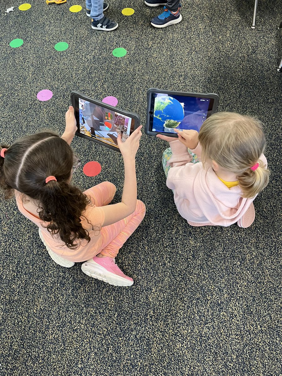 Exploring outer space with AR and <a href="/JigSpace/">JigSpace</a> today! #BEBulldogs @USD_232