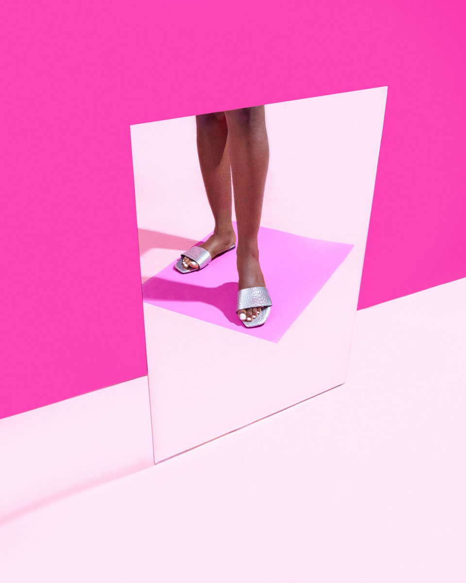 eleventh_space's tweet photo. Put your best foot forward this week with these stylish slippers from @withlovezie 😍
.
.
Let us be your brand's personal paparazzi. We promise to make your products look like the stars they are!
⭐📸
#productphotography #advertising #womenslippers  #accra #ghana https://t.co/ChCAiDO0qG