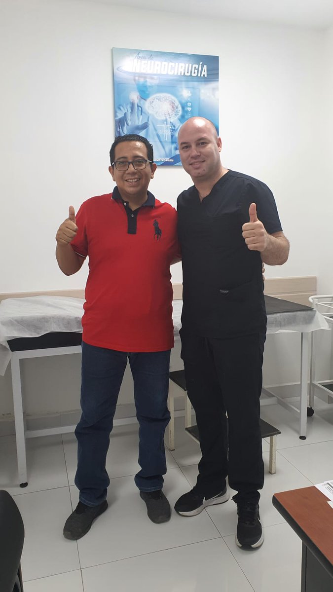 luisbrionesm's tweet photo. Los tiempos de Dios son perfectos. Comparto con ustedes esta fotografía junto al Dr. Joel Caballero García una eminencia en el campo de la #neurocirugia. #MedicalCubaCenter https://t.co/SRJKGq87HY