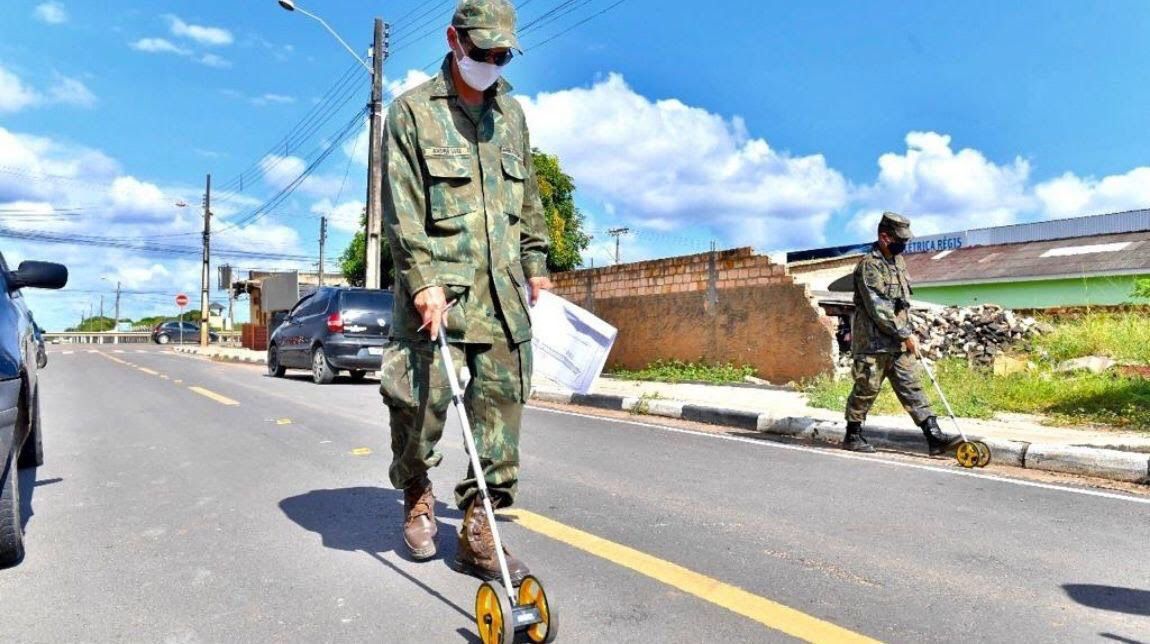 DefesaGovBr's tweet image. O #ProgramaCalhaNorte executa as obras por meio de parceria entre o Poder Executivo e o Poder Legislativo. Parlamentares direcionam recursos ao @DefesaGovBr, que analisa os projetos e acompanha toda a execução e entrega das obras.