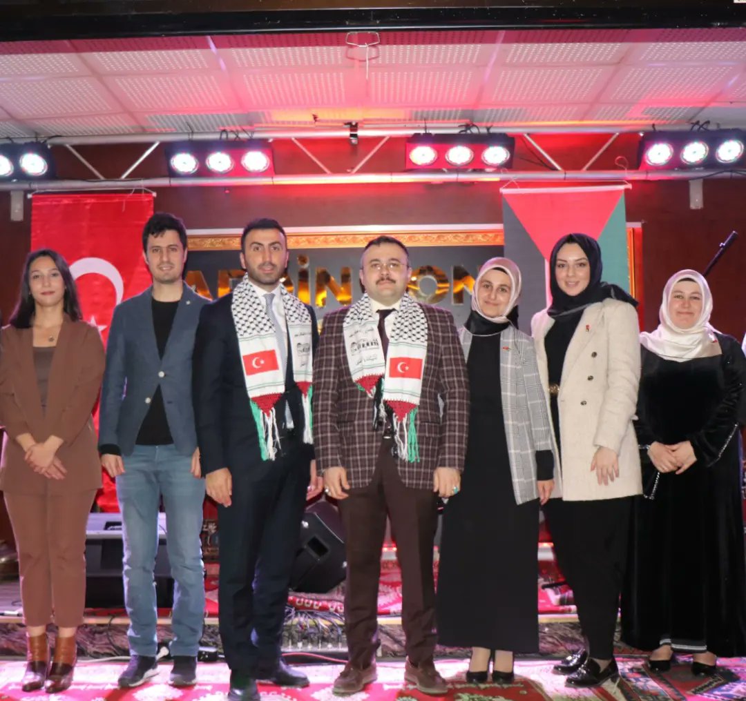 Başkan Yardımcımız Dr. Can Ozan Tuncer'in katılımlarıyla Filistinli Kardeşlerimizle İftar Programında bir arada olduk.

Kıymetli Büyüğüm Filistin Ankara Büyükelçisi Dr. Faed Mustafa'ya ve Filistin Ankara Topluluğu Başkanı Usame Kardeşimize iftar programı için teşekkür ederiz 🇹🇷🇵🇸