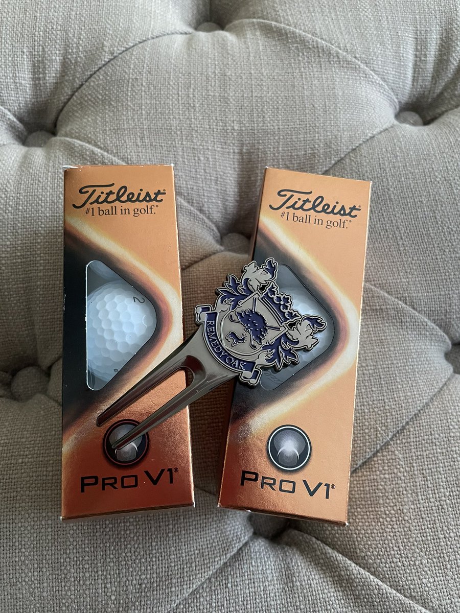 Masters giveaway 👌

Draw to be made 9pm Masters Sunday.

Prize 1 - fourball <a href="/Manorgolfclub/">The Manor House Golf Club</a> (Mon - Fri)
Prize 2 - two sleeves proV1, marker / divot tool.

To enter:
-Follow this account
-RT this post
-Comment tagging a friend you will take if you win

🤞🏼 good luck