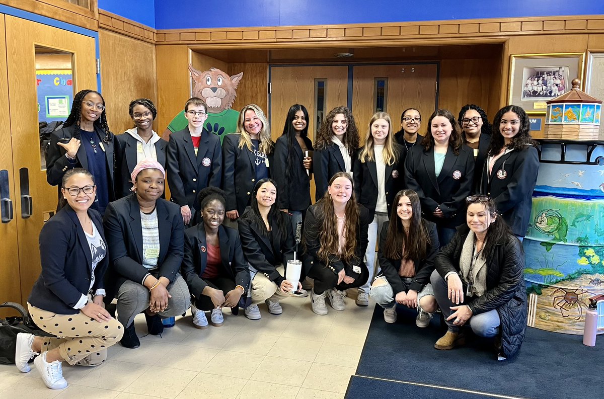 SAMRose525's tweet photo. Thank you to the @SHSRed_Devils @hosafhp group for presenting their health services knowledge to our @JHBobcats 6th graders to get them interested in the field of health sciences! @Strat_STEM_CTE @SPS_CT @SuptOsunde https://t.co/4AX7E0pxI9