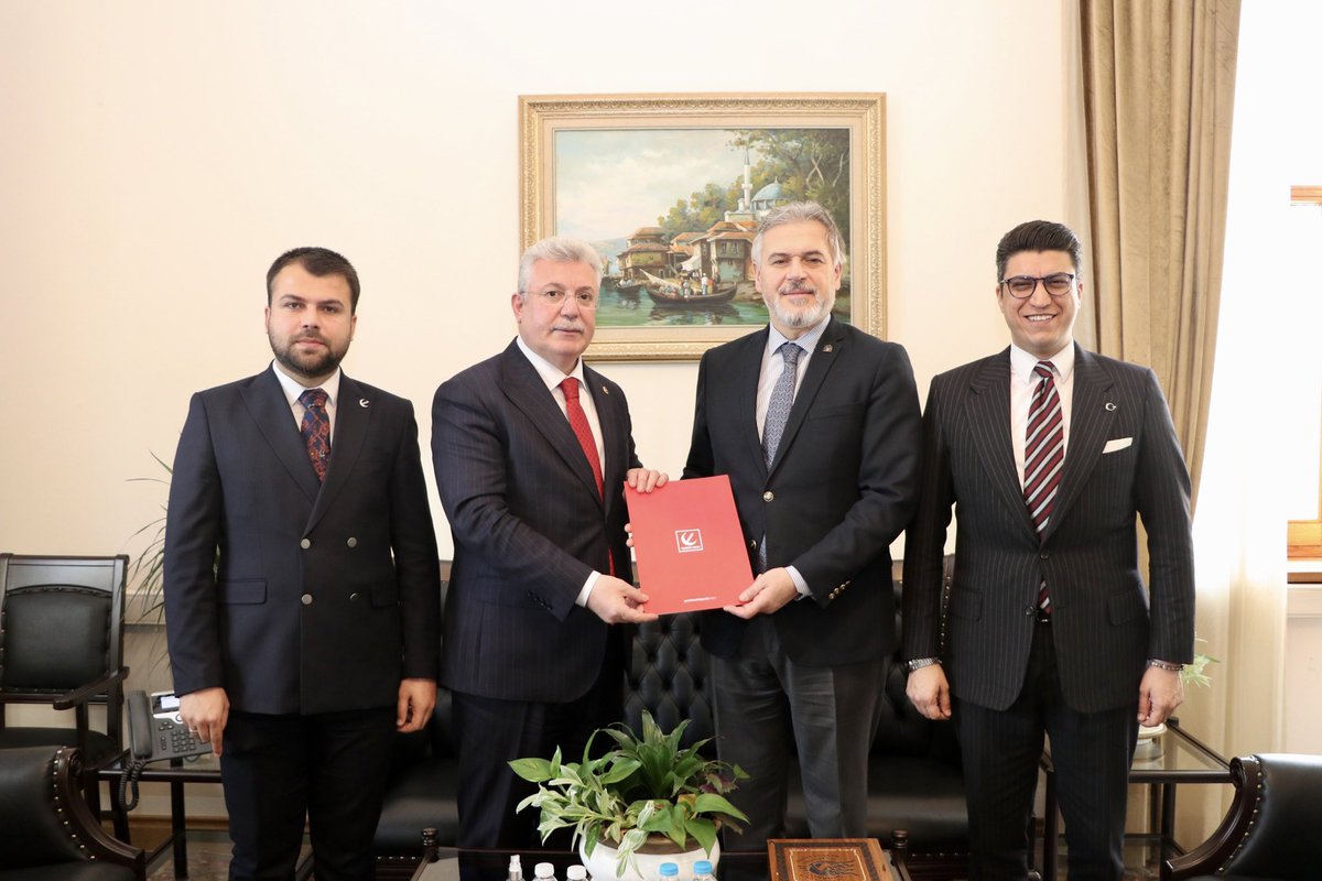 Genel Başkan Yardımcımız Mehmet Altınöz, MKYK Üyemiz Fatih Müjdeci ve İçişleri Politikaları Başkanımız Mustafa Alpay, AK Parti Grup Başkanvekili Emin Akbaşoğlu’nu ziyaret ederek kahraman #UzmanÇavuş’larımızın problemlerini içeren kapsamlı dosyayı kendilerine ilettiler.