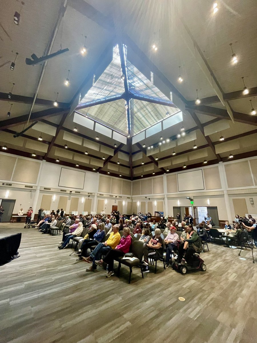 CM_Jencampbell's tweet image. I attended the #OBPierRenewal Community Workshop where I thanked @MayorToddGloria &amp;amp; everyone who attended for being a part of the 1st public meeting. 

I remain committed to working w/ everyone to do all that we can to ensure we move forward with this important project in D2.