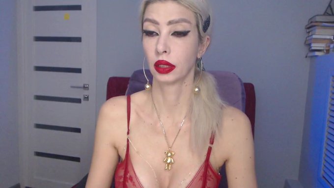 I'm online @MyFreeCams! #onmfc https://t.co/PlGLdxpm31 💚 https://t.co/7ezAIr3FEI<a class="tags" href="/tag/myfreecams">@myfreecams</a><a href="/tag/onmfc"class="tags">#onmfc</a>