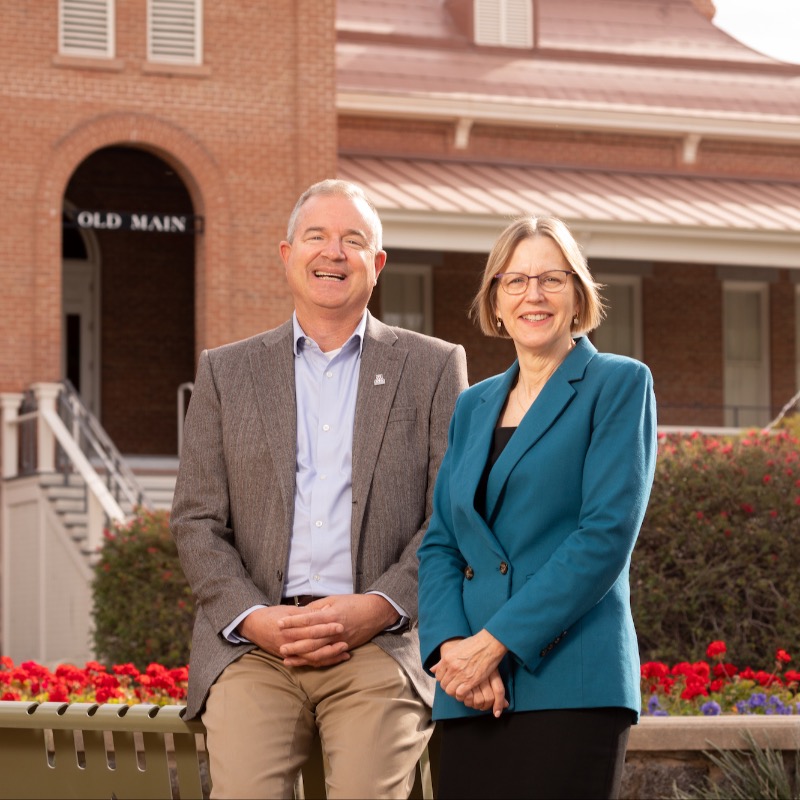 AZRegents's tweet photo. The @UArizona Cancer Engineering Initiative is bringing together the expertise of @UAZCancer and @azengineering to improve cancer treatment.

Funded by the New Economy Initiative, the research uses 3D-printed growth environments to study cancer growth and response to therapies.