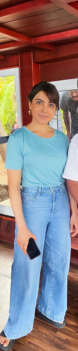 TN_SamanthaFans's tweet photo. Queen recent pic 😍👑💙! 
@Samanthaprabhu2 💗💗

#SamanthaRuthPrabhu𓃵 
#ShaakuntalamOnApril14
#SamanthaRuthPrabhu 
#Shaakuntalam 
#Samantha https://t.co/FAZ2wTQXV7