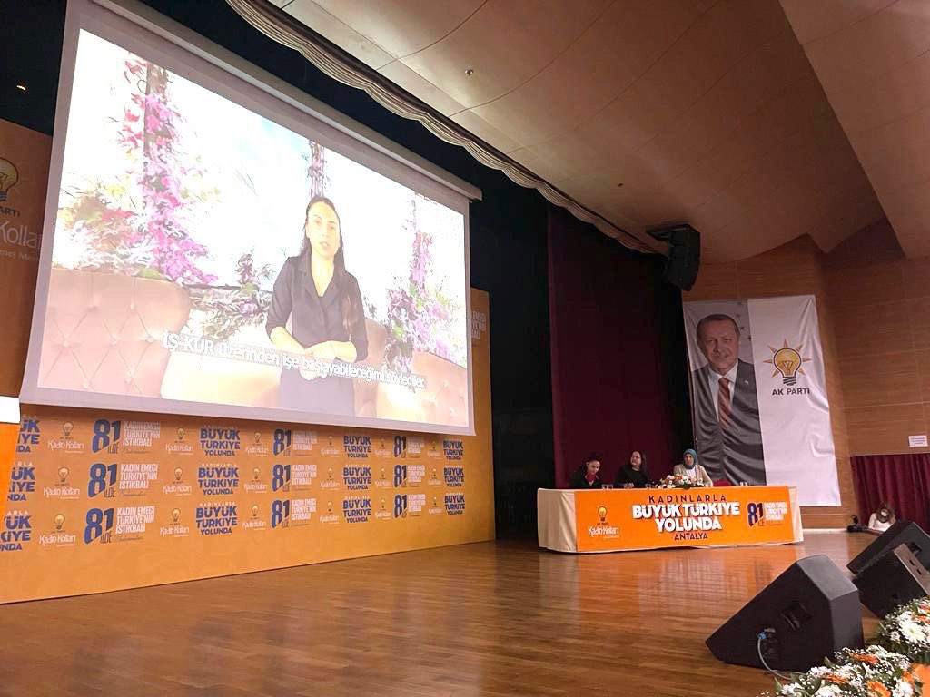 Aysekeyikyilmaz's tweet photo. “Hayalleri olan kadınlarımızı devletimizin destekleriyle buluşturuyoruz.”
#KadınEmeğiTürkiyeninİstikbali 
@aysekesir @AKKADINGM 
@alicetin_07 https://t.co/JKdfHc3QYz