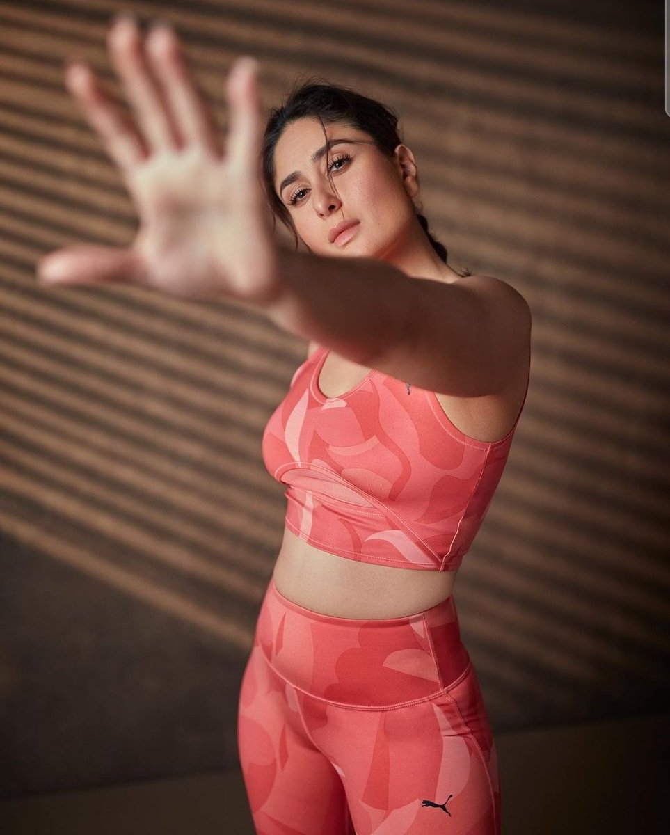 Bollywood Model (@bollywoodmodel2) on Twitter photo Uff her fitness 😍
<a href="/BollywoodModel2/">Bollywood Model</a>
.
.
.
#kareenakapoor #kareenakapoorhot #kareenakapoorkhan #fitgirl #hotcelebs #bollywoodstylefile #bollywoodhot #actress #bollywoodstar #queenofbollywood #bollywoodactors #hotbollywood #bollywooddiva #bollywoodqueen #Bollywoodmodel Uff her fitness 😍
<a href="/BollywoodModel2/">Bollywood Model</a>
.
.
.
#kareenakapoor #kareenakapoorhot #kareenakapoorkhan #fitgirl #hotcelebs #bollywoodstylefile #bollywoodhot #actress #bollywoodstar #queenofbollywood #bollywoodactors #hotbollywood #bollywooddiva #bollywoodqueen #Bollywoodmodel