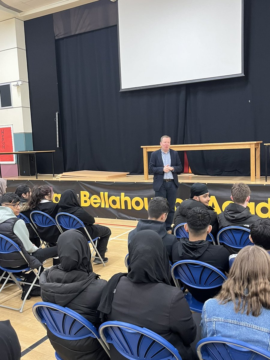 Bellahouscience's tweet photo. @jasonleitch delivering a talk to our senior science pupils this morning. @BellahoustonAc https://t.co/7bovlGm0XQ