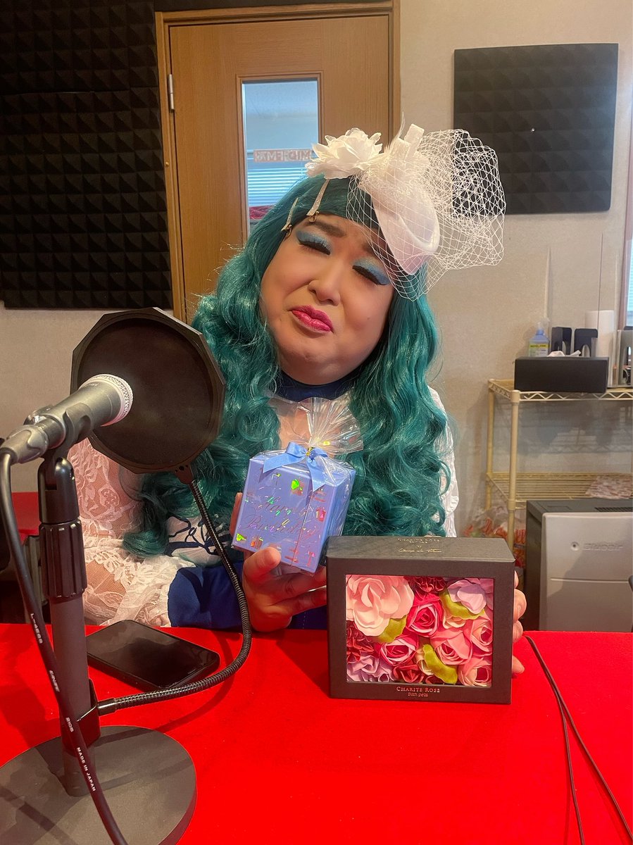 radio_tipsy's tweet photo. #ティプシーナイト
収録でした!
濃すぎて大盛り上がりの楽しい時間でした✨
ゲストのdaikoさんもっちゃん
ありがとうございました😊💗
5/8(月)22:00〜放送です!!
#放送日はもっちゃんのお誕生日です🎂
#MIDFM761 https://t.co/zna9q4iuuy