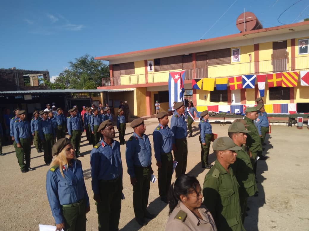 BrbaraGuerrera1's tweet photo. #ComoEnGirónVenceremos
#MiliciasDeTropasTerritorialesGuantánamo
Con la presencia del Presidente del Consejo de Defensa de #Guantánamo y de otros cuadros del PCC, el Gobierno y organismos, desarrollan Acto Político por el 62 Aniver. de las Milicias de Tropas  Territoriales. https://t.co/IIWGjvbHeB